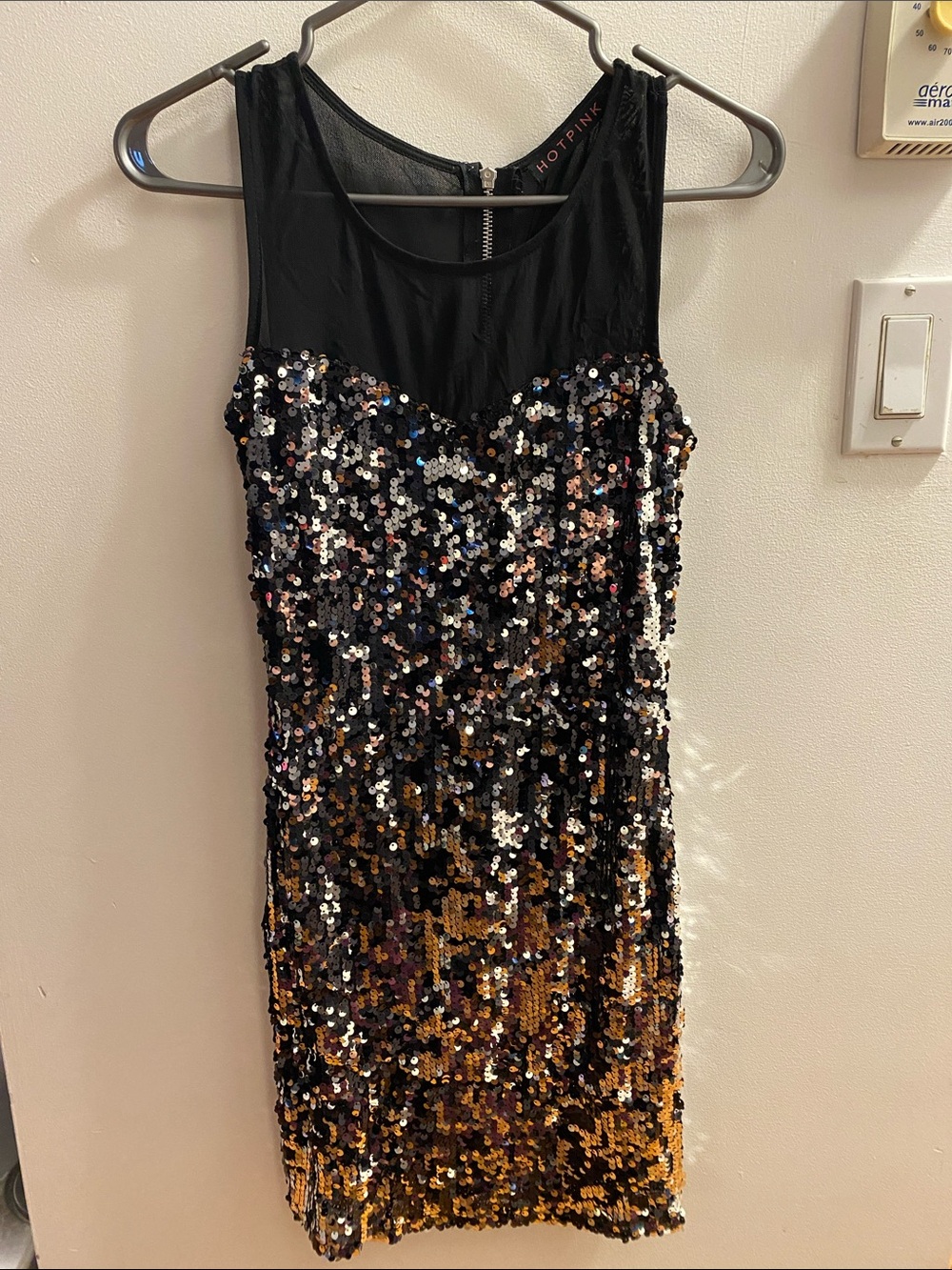 Black & Gold Sequin Sleeveless Party Dress
